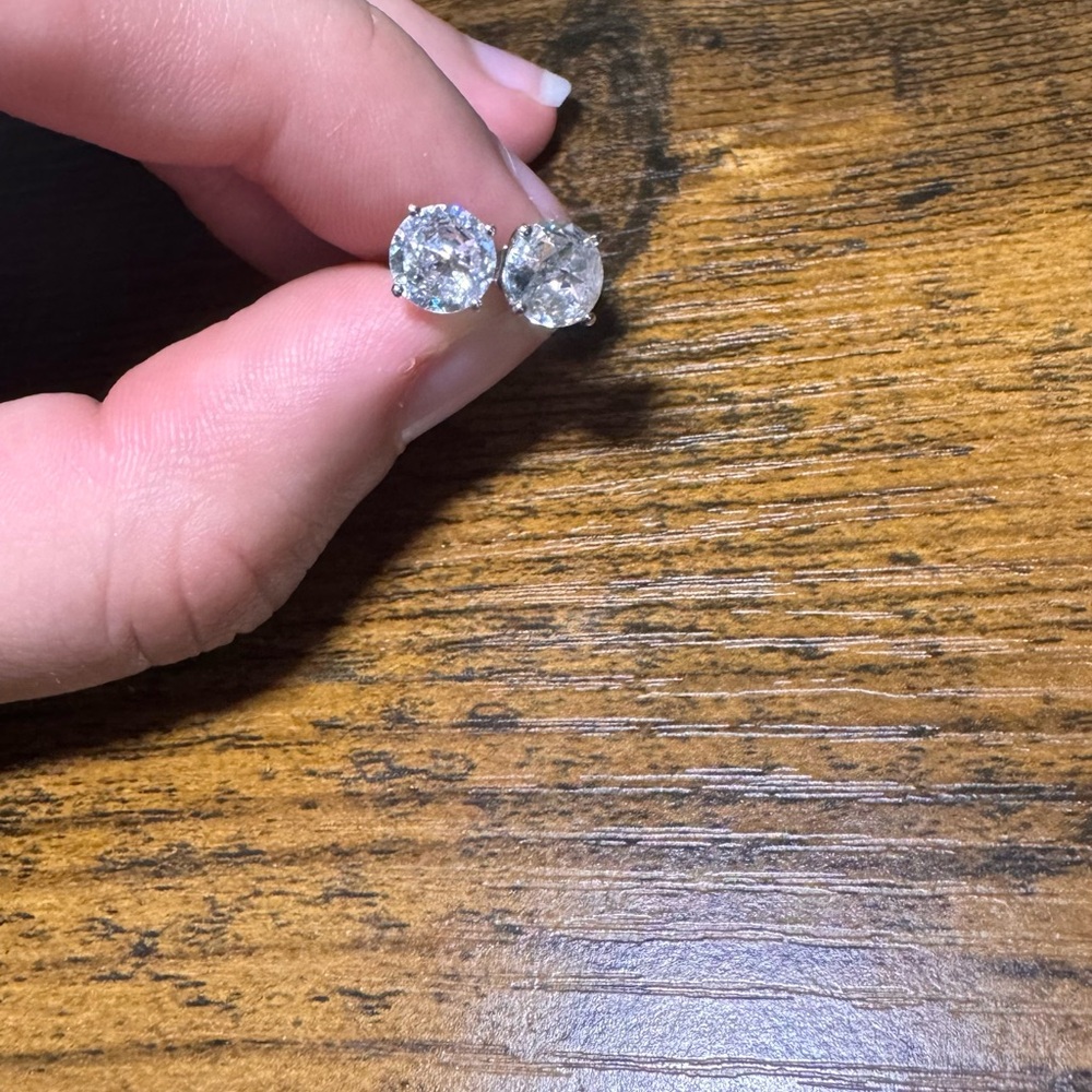 Silver Classic Solitaire Earrings - image 1